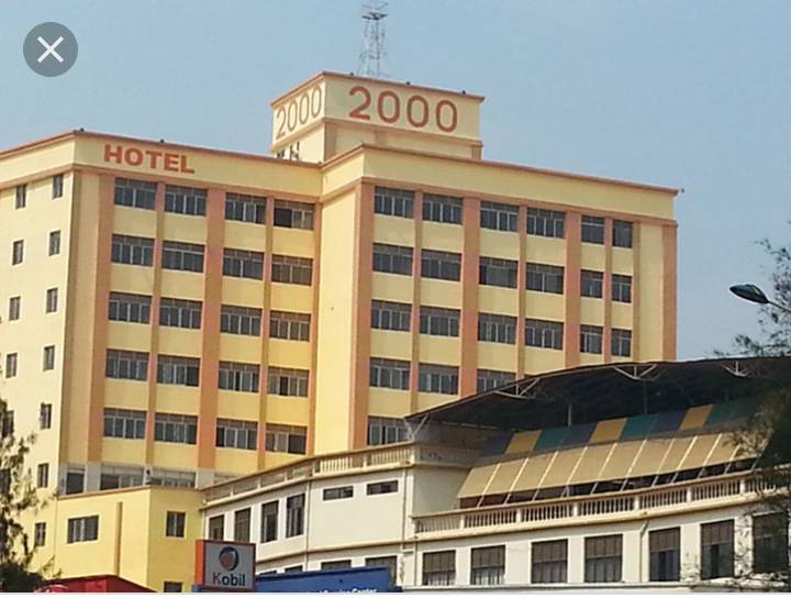 2000 Hotel photo